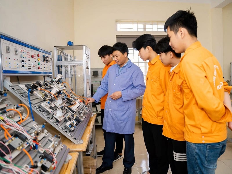 Có Nên Học Nghề Điện Công Nghiệp Không? Học Ở Đâu Tại Nghệ An? 4